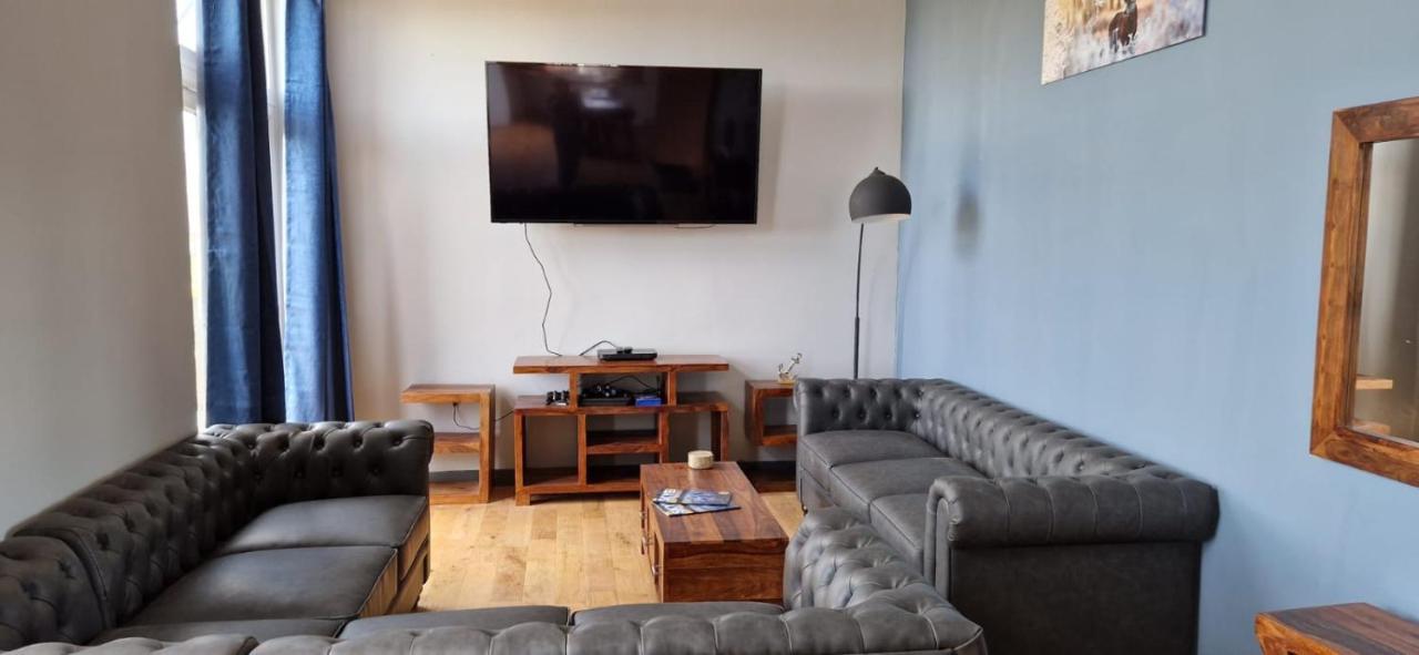 Luxury 4 Bedroom Cottage With Stunning Views Near Fairy Pools! 卡博斯特 外观 照片