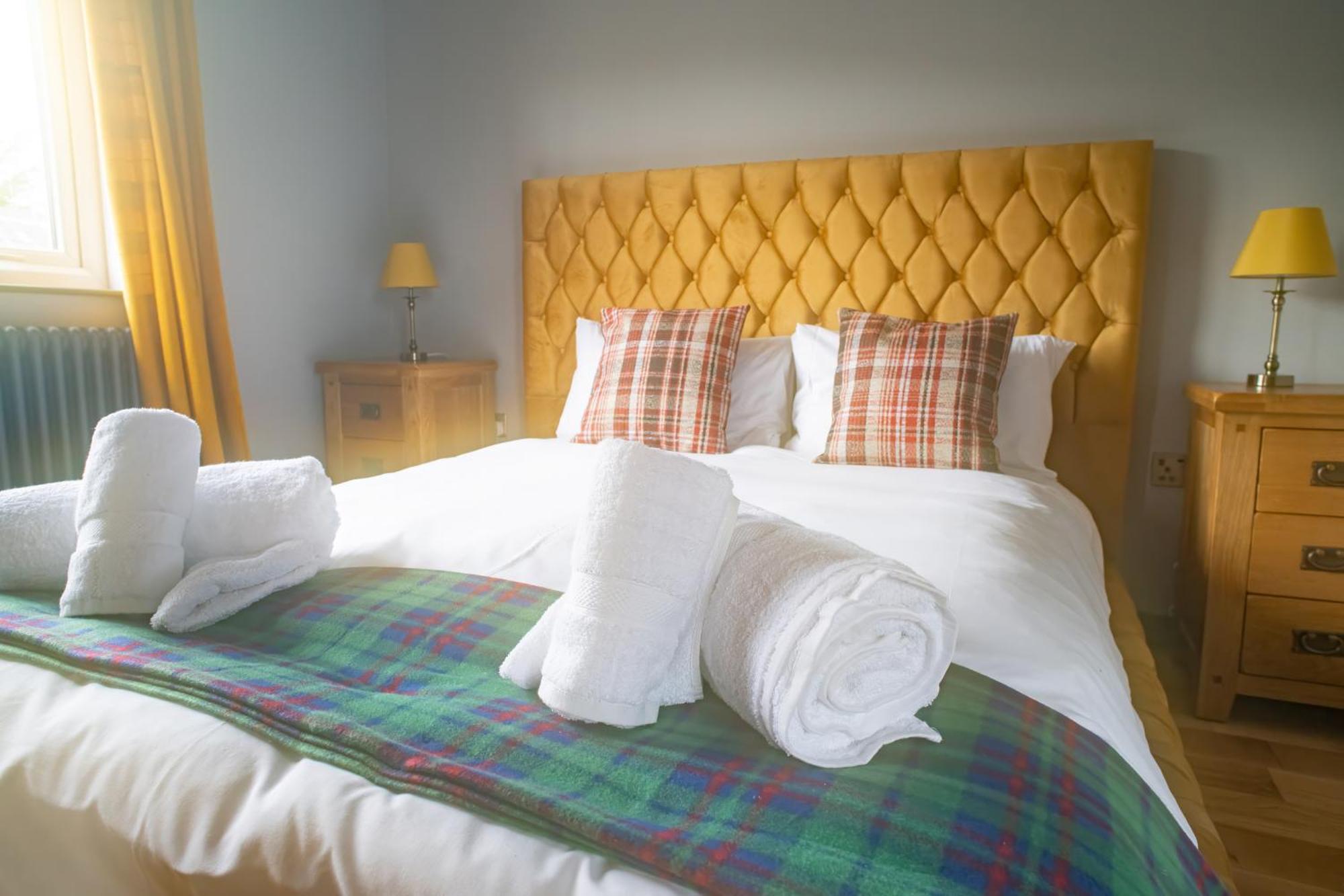 Luxury 4 Bedroom Cottage With Stunning Views Near Fairy Pools! 卡博斯特 外观 照片