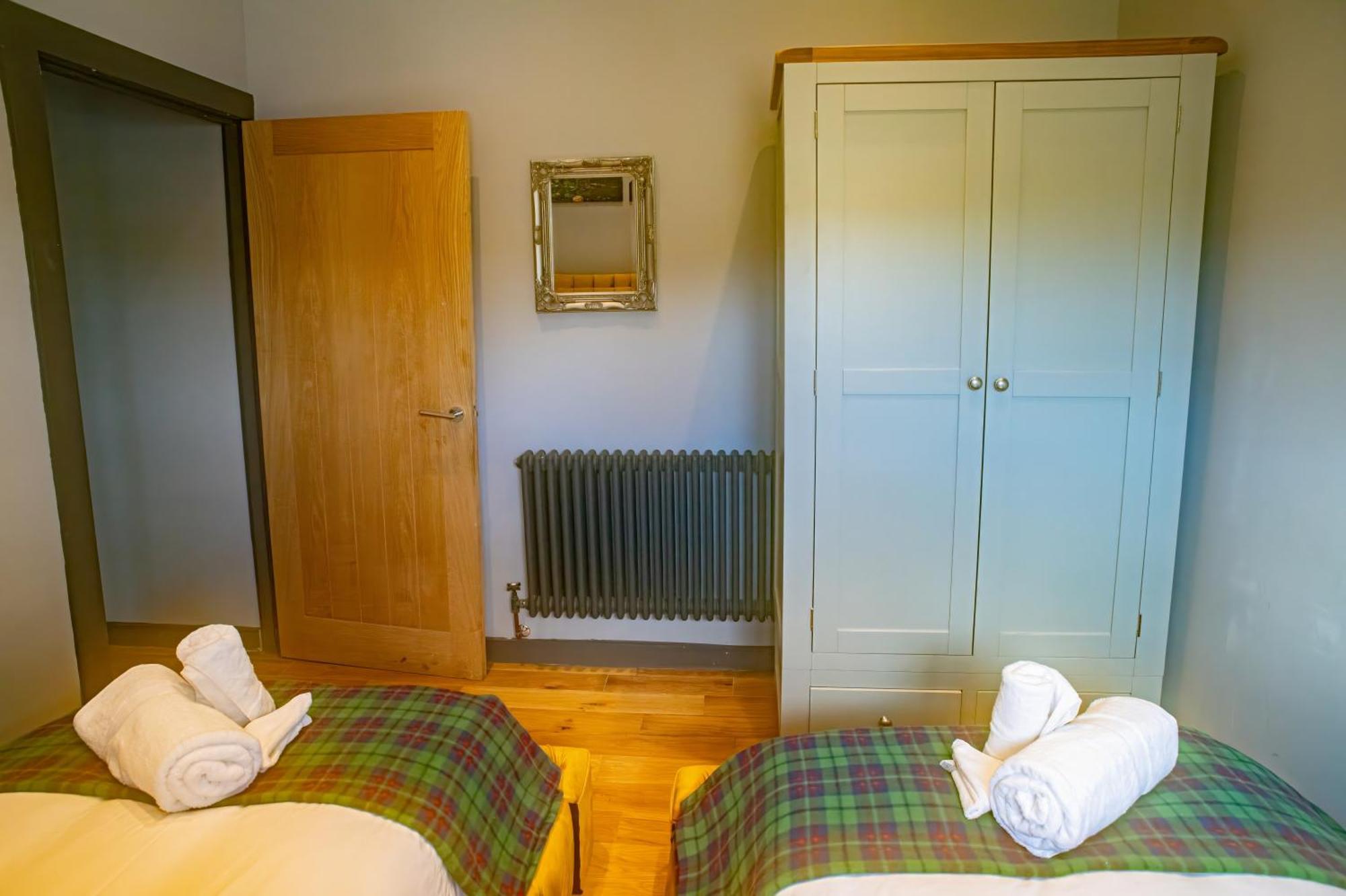 Luxury 4 Bedroom Cottage With Stunning Views Near Fairy Pools! 卡博斯特 外观 照片