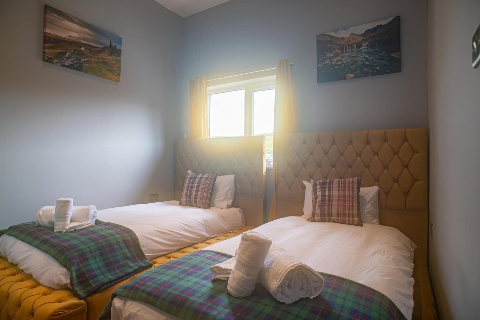 Luxury 4 Bedroom Cottage With Stunning Views Near Fairy Pools! 卡博斯特 外观 照片